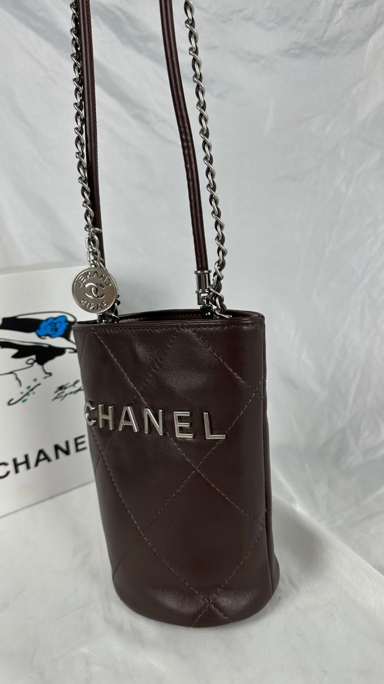 Ch**el bucket bags